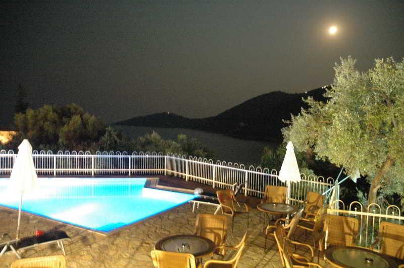 Rouda Bay Hotel Микрос Гиалос Екстериор снимка