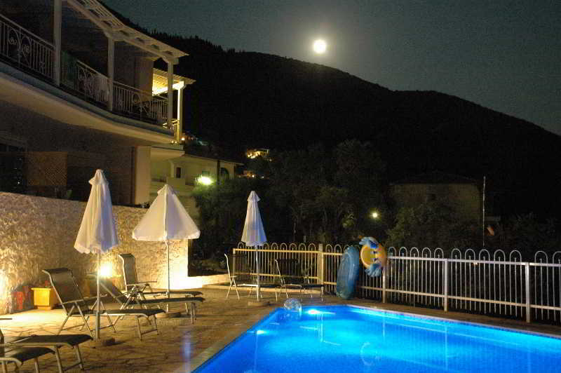 Rouda Bay Hotel Микрос Гиалос Екстериор снимка